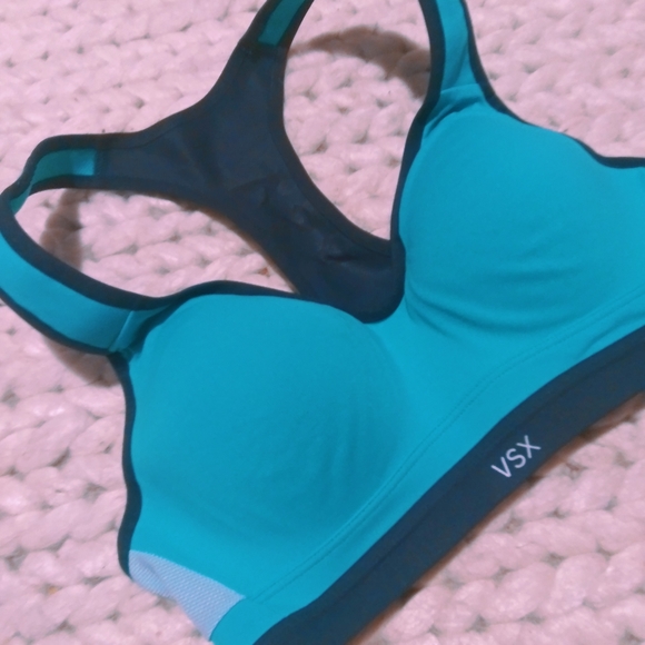 Victoria's Secret Other - Victoria's Secret VSX Sport Incredible Sports Bra